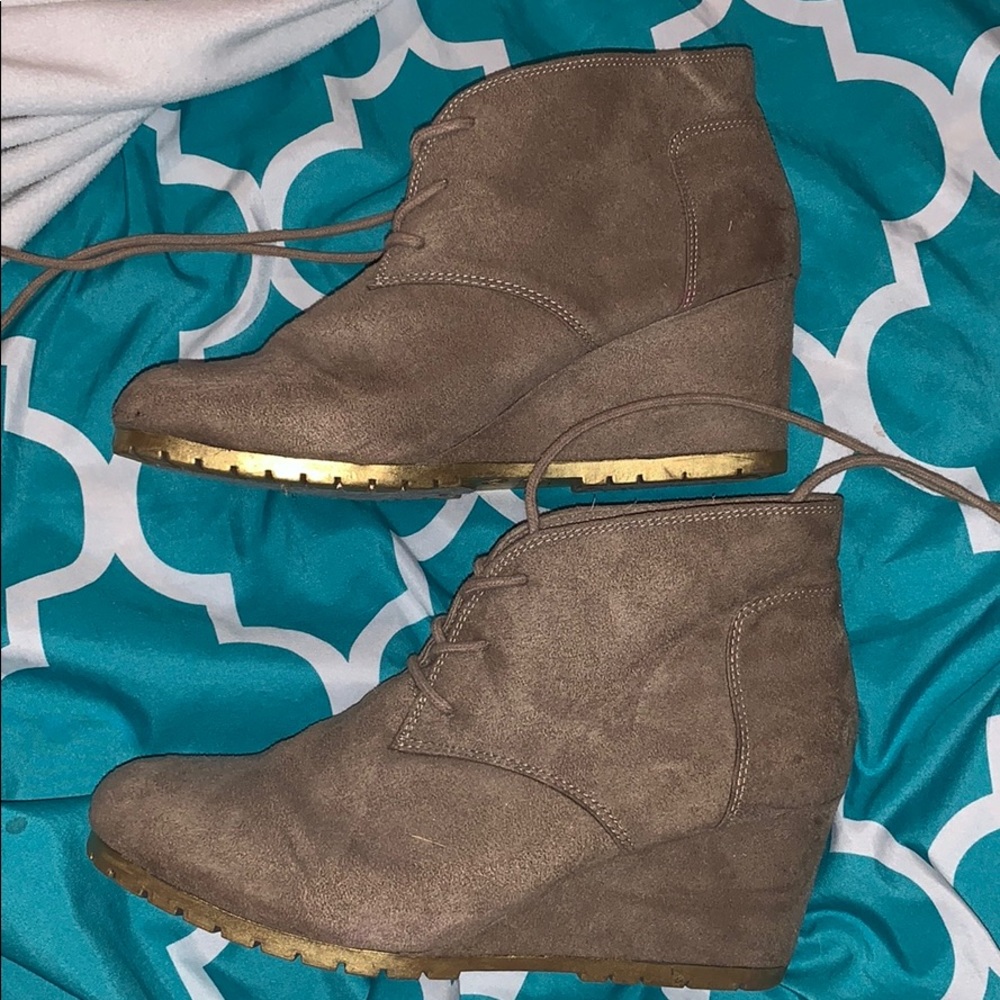 Tan wedges